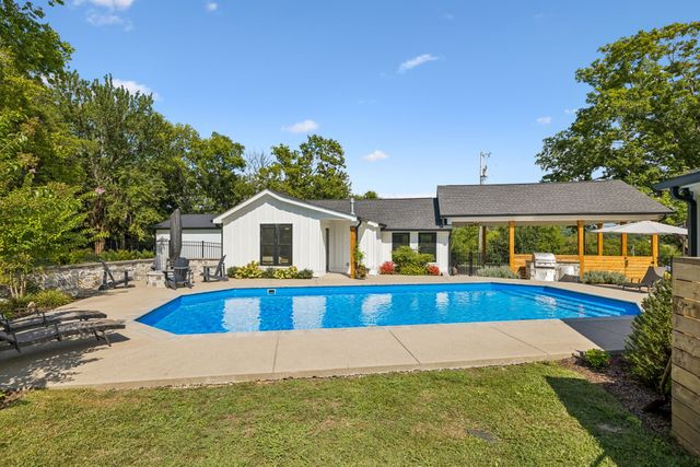 5672 Carters Creek Pike, Thompsons Station, TN 37179