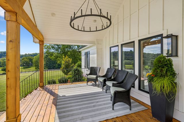 5672 Carters Creek Pike, Thompsons Station, TN 37179