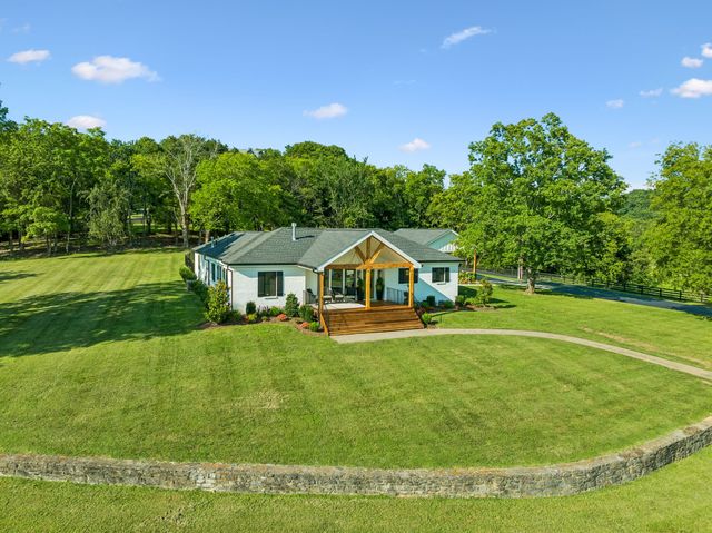 5672 Carters Creek Pike, Thompsons Station, TN 37179