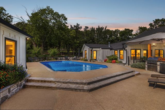 5672 Carters Creek Pike, Thompsons Station, TN 37179