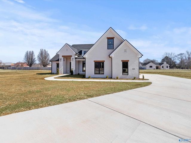 122 Eden Lane, Huntsville, AL 35811