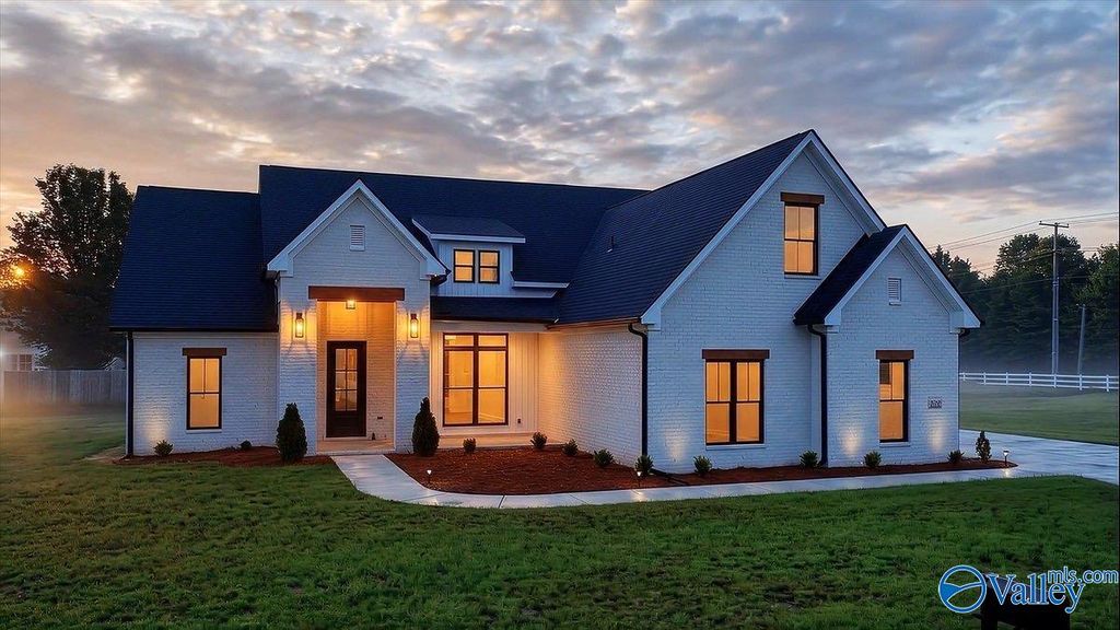 122 Eden Lane, Huntsville, AL 35811
