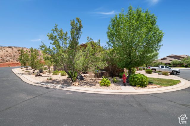 2076 N DORAL CT, Washington, UT 84780