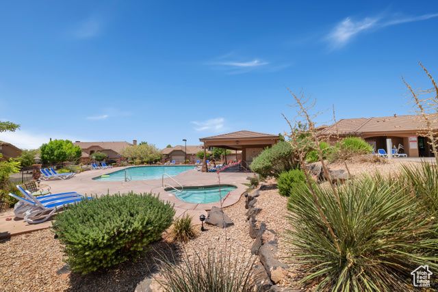 2076 N DORAL CT, Washington, UT 84780