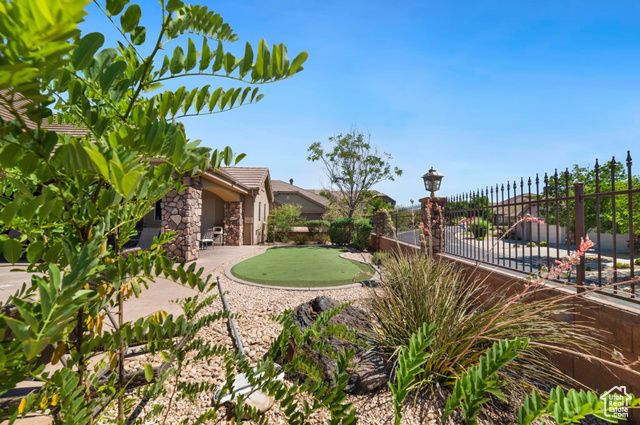 2076 N DORAL CT, Washington, UT 84780