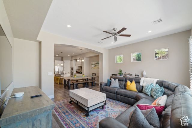 2076 N DORAL CT, Washington, UT 84780