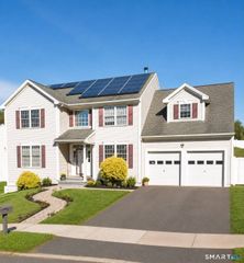 275 Ridgefield Avenue, Waterbury, CT 06705