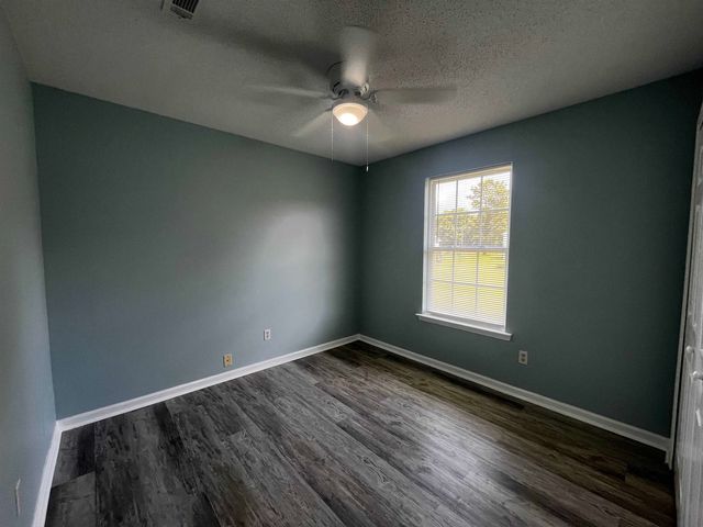 1204 Midvale Dr., Conway, SC 29527