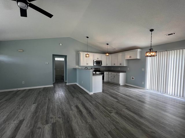 1204 Midvale Dr., Conway, SC 29527