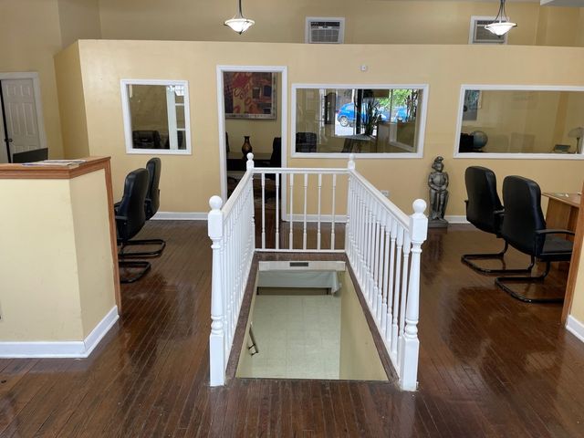 7547 N Rogers Avenue, Chicago, IL 60626