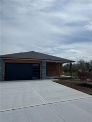 1107 Old Time Drive, Excelsior Springs, MO 64024