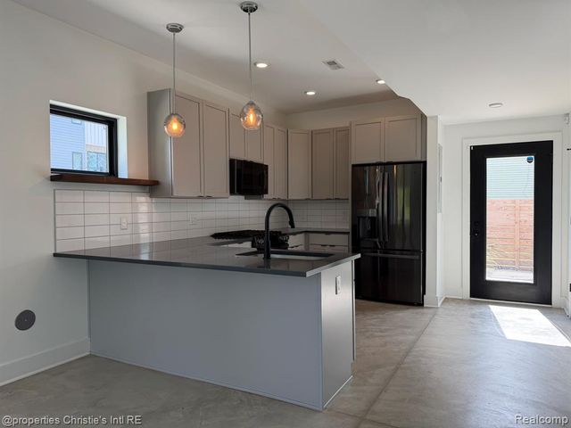 1803 Perry Street 9, Detroit, MI 48216