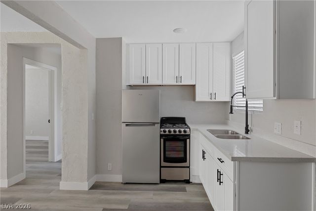 913 South 3rd Street E, Las Vegas, NV 89101