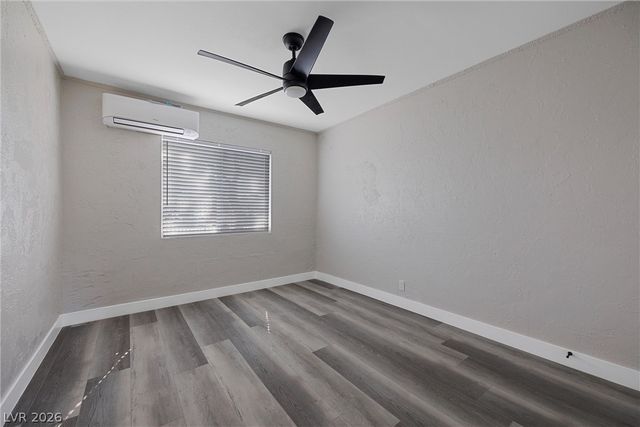 913 South 3rd Street E, Las Vegas, NV 89101