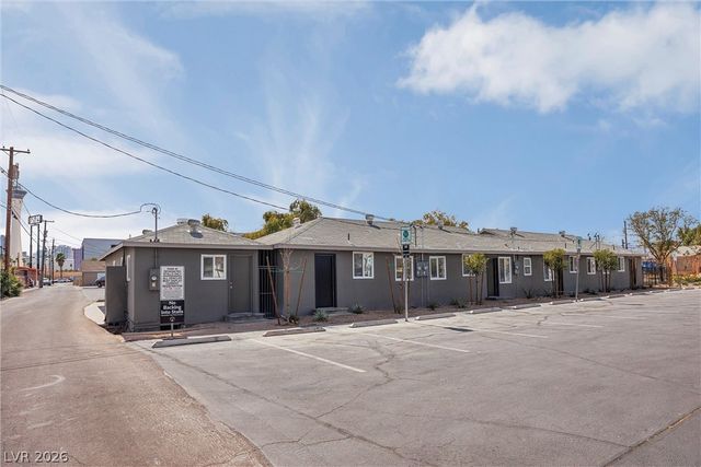 913 South 3rd Street E, Las Vegas, NV 89101