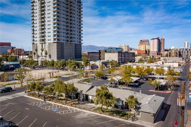913 South 3rd Street E, Las Vegas, NV 89101