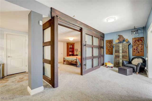 9 River Side Drive, Rocky River, OH 44116