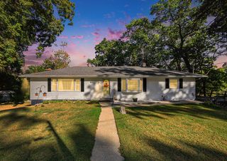 1055 Woodland Beach, Battle Creek, MI 49014