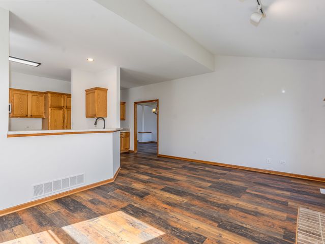 521 Ridgewood Drive, Antioch, IL 60002