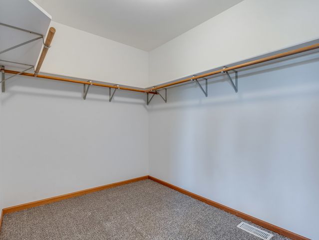 521 Ridgewood Drive, Antioch, IL 60002