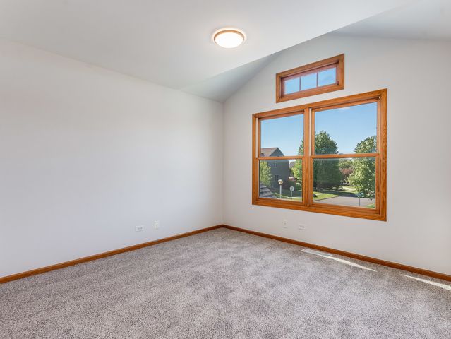 521 Ridgewood Drive, Antioch, IL 60002