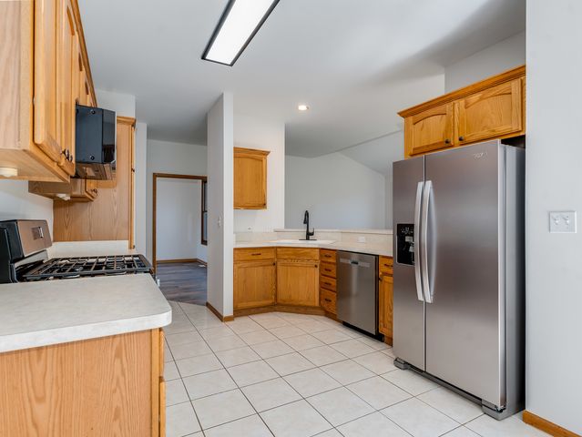 521 Ridgewood Drive, Antioch, IL 60002