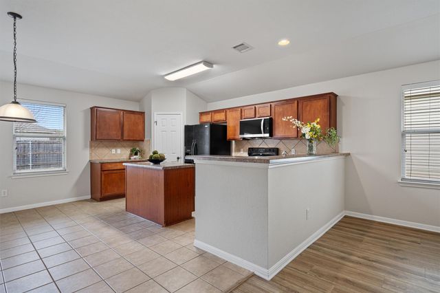 7811 Buckmeadow DR, Georgetown, TX 78628