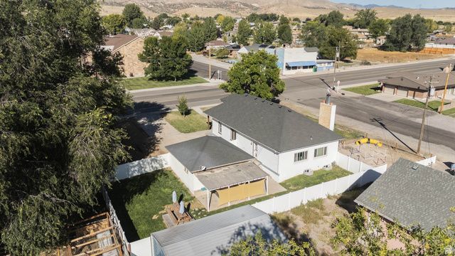 70 N MAIN, Aurora, UT 84620