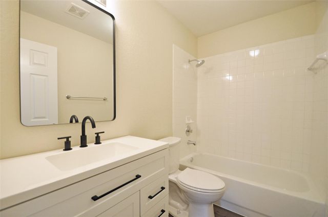 13350 Water Oak LN A, Austin, TX 78729