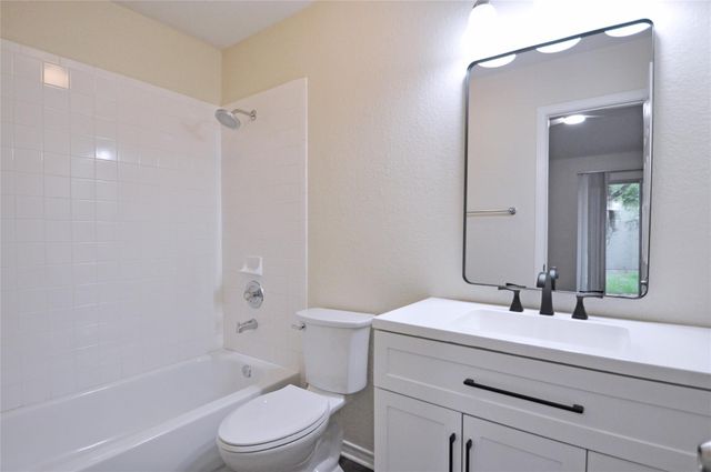 13350 Water Oak LN A, Austin, TX 78729