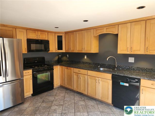 18 George Avenue, Upper Nazareth Twp, PA 18064