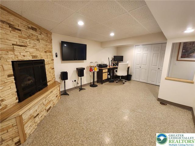 18 George Avenue, Upper Nazareth Twp, PA 18064