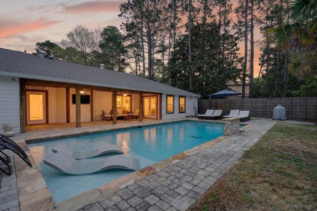 209 Santa Barbara Avenue, Santa Rosa Beach, FL 32459