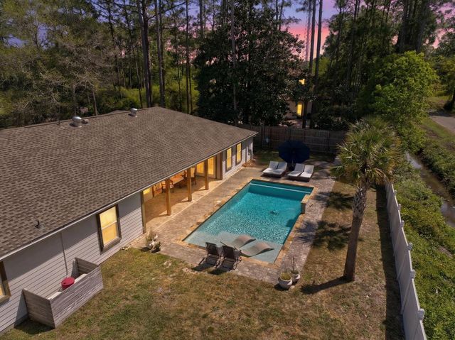 209 Santa Barbara Avenue, Santa Rosa Beach, FL 32459