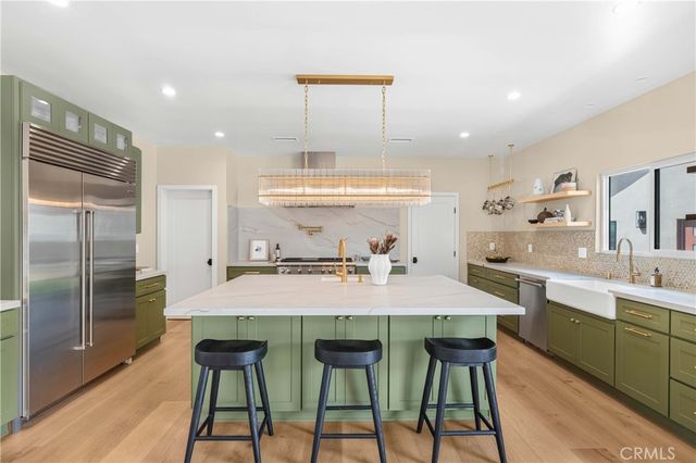 354 La Perle Lane, Costa Mesa, CA 92627