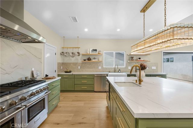 354 La Perle Lane, Costa Mesa, CA 92627
