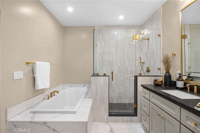 354 La Perle Lane, Costa Mesa, CA 92627