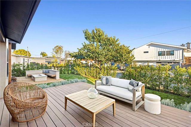354 La Perle Lane, Costa Mesa, CA 92627