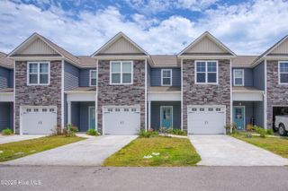 329 S Stingray Lane, Sneads Ferry, NC 28460