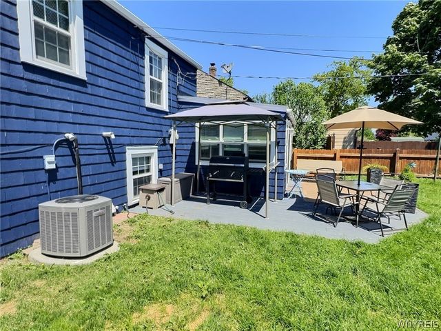 488 Lamarck Drive, Cheektowaga, NY 14225