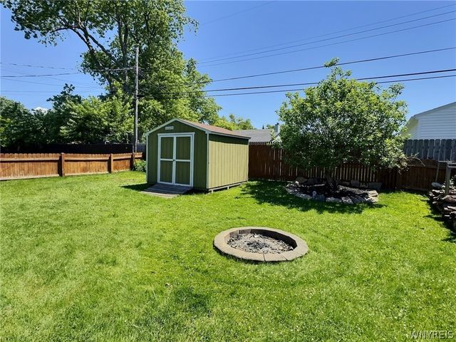 488 Lamarck Drive, Cheektowaga, NY 14225