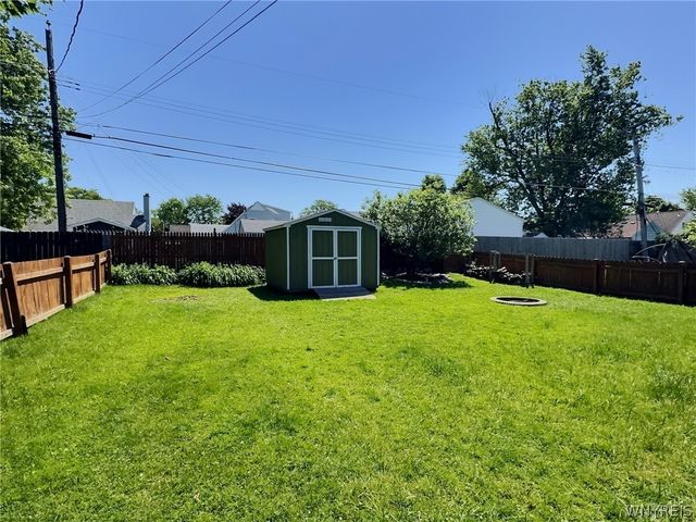 488 Lamarck Drive, Cheektowaga, NY 14225