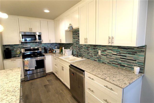 1809 Hillcrest, Rockport, TX 78382