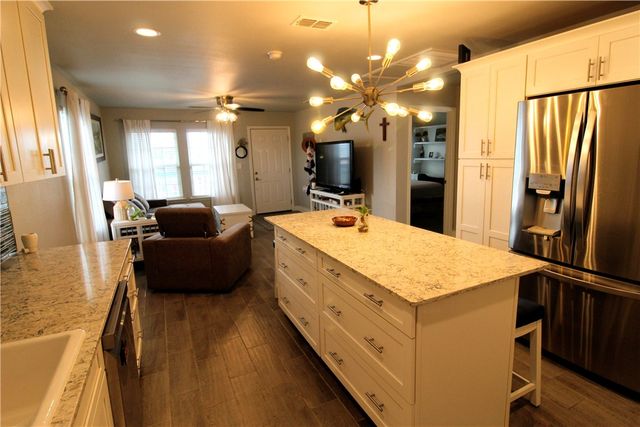 1809 Hillcrest, Rockport, TX 78382