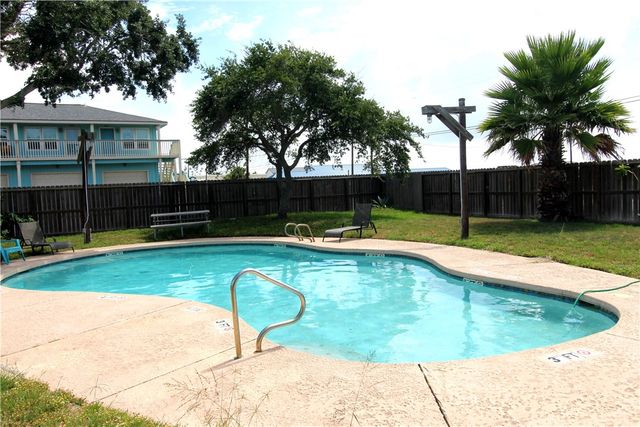 1809 Hillcrest, Rockport, TX 78382