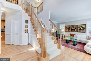 2945 OAKTON KNOLL CT, Oakton, VA 22124