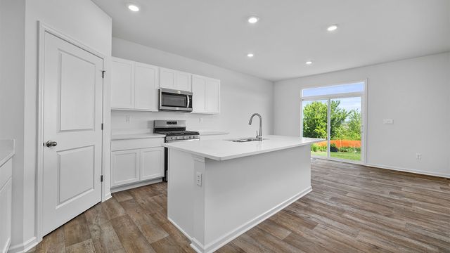 863 Cascade Court, Pingree Grove, IL 60140