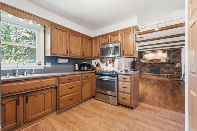 704 Brentwood Circle, Auburn, IN 46706
