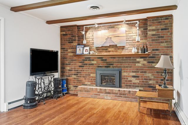 704 Brentwood Circle, Auburn, IN 46706