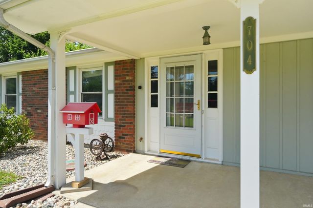 704 Brentwood Circle, Auburn, IN 46706